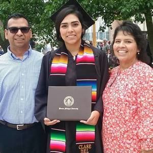 Meet your Posher, Laura